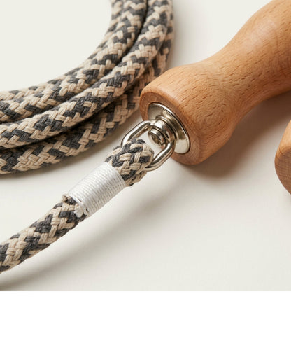 Zorm Braided Cord Jump Rope 2.6 m with Beech Handles - Detail view