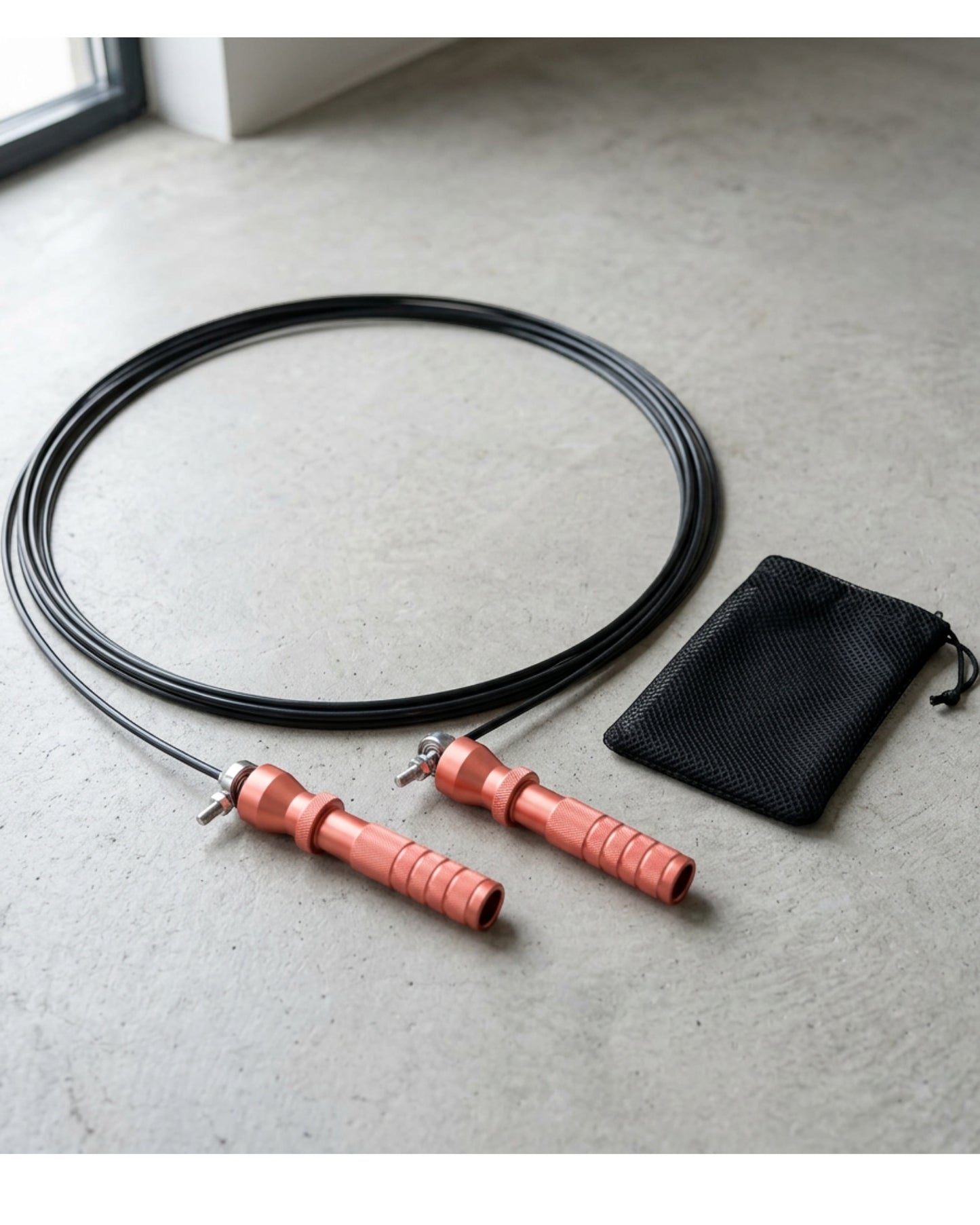 Zorm Adjustable Speed Jump Rope 3 m Coral Handles - Lifestyle view